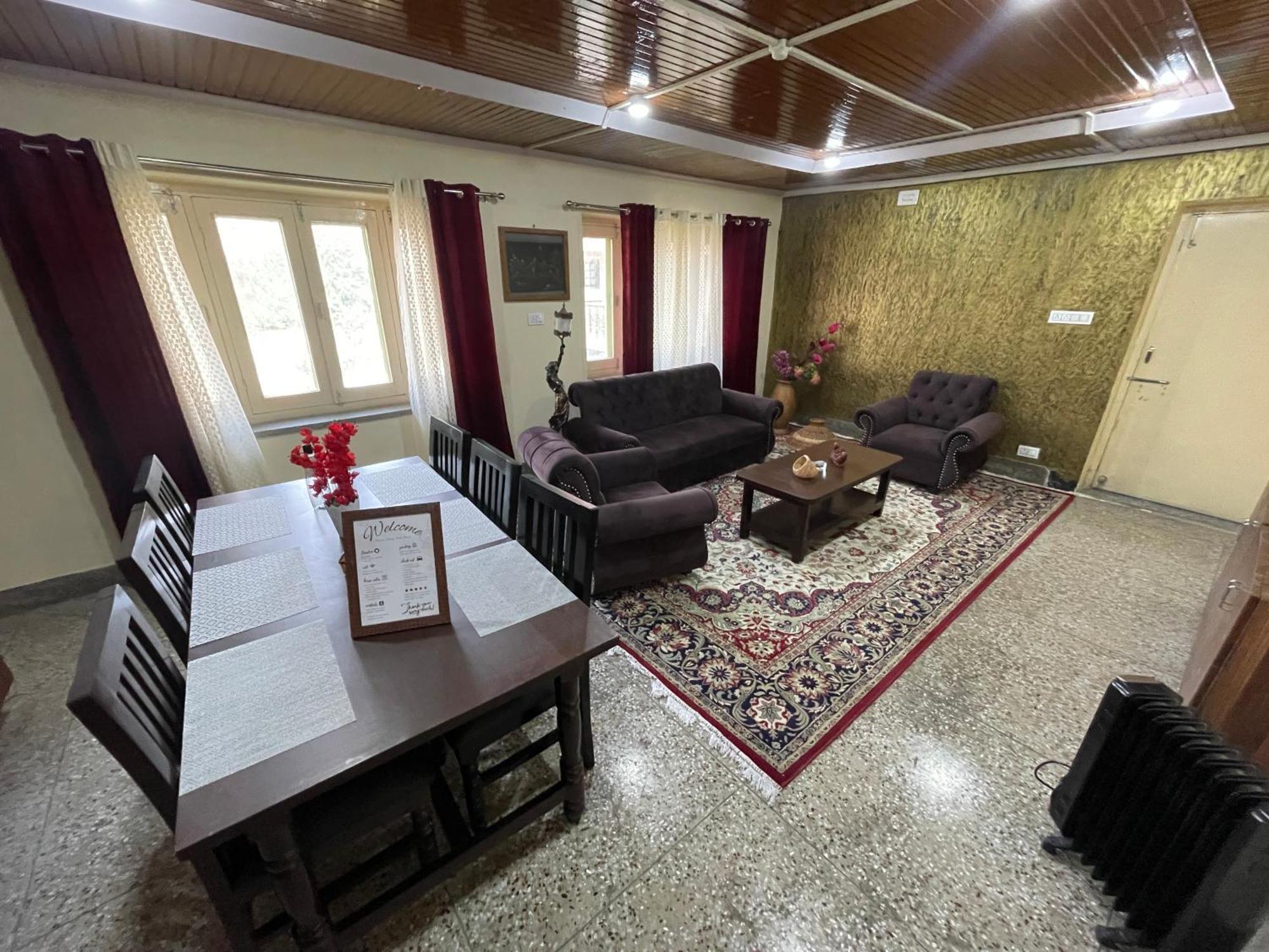 Khwaab Gah By The Khayabaan-Homestay Apartments Fully Furnished With Functional Kitchen, Wifi & Parking In City Centre Srīnagar エクステリア 写真