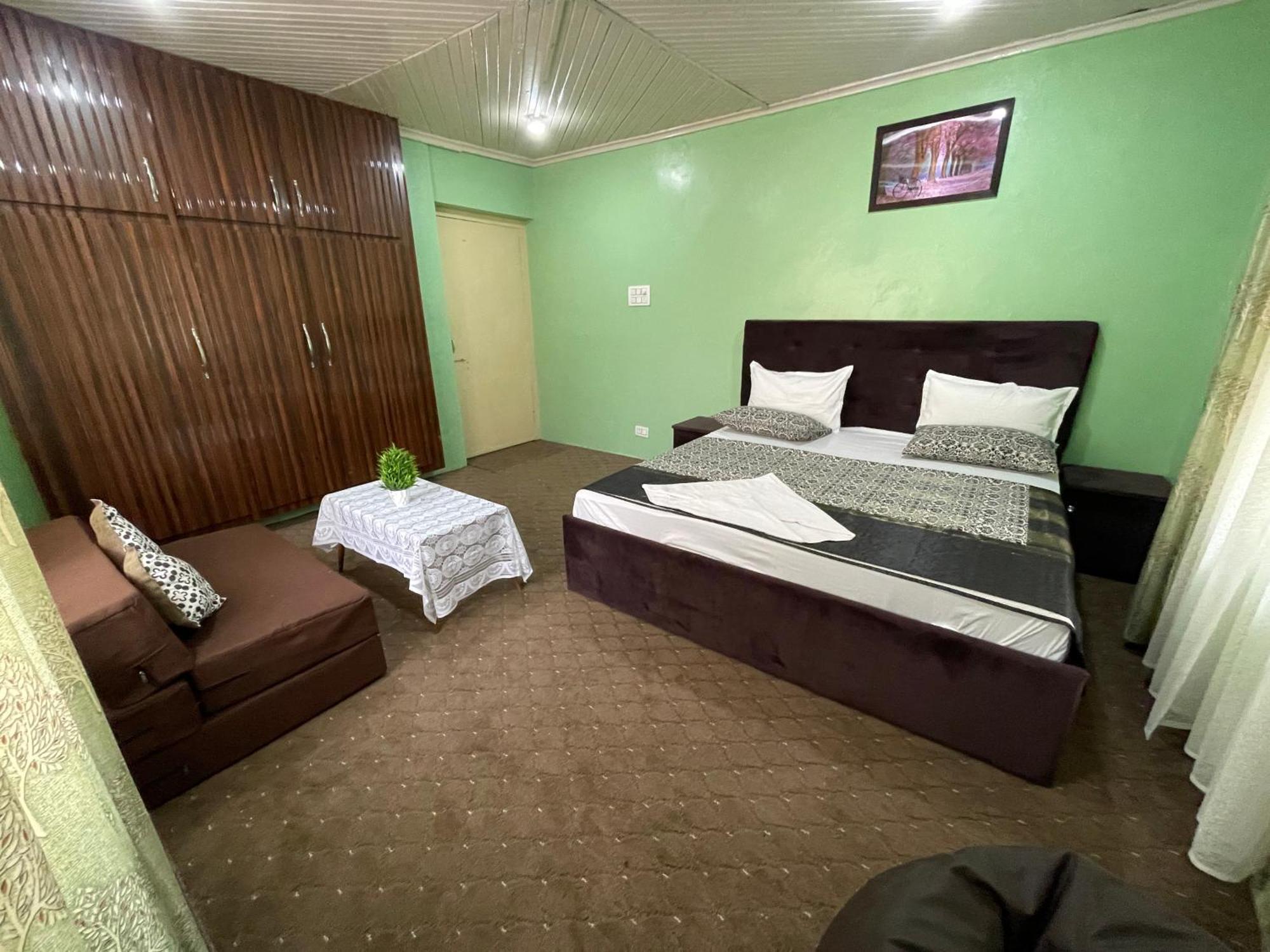 Khwaab Gah By The Khayabaan-Homestay Apartments Fully Furnished With Functional Kitchen, Wifi & Parking In City Centre Srīnagar エクステリア 写真