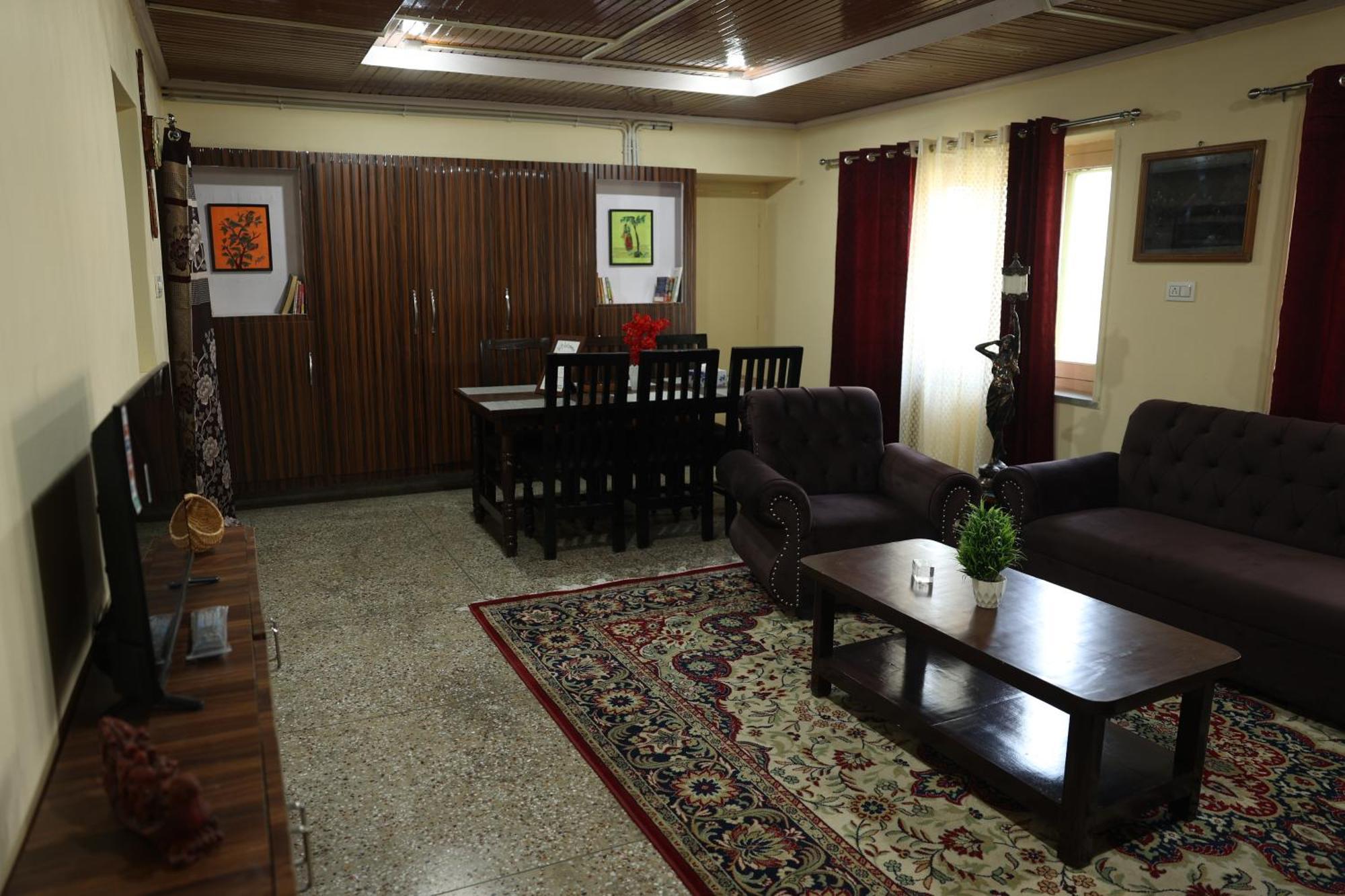 Khwaab Gah By The Khayabaan-Homestay Apartments Fully Furnished With Functional Kitchen, Wifi & Parking In City Centre Srīnagar エクステリア 写真