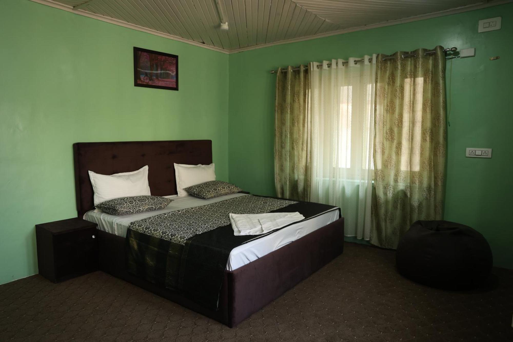 Khwaab Gah By The Khayabaan-Homestay Apartments Fully Furnished With Functional Kitchen, Wifi & Parking In City Centre Srīnagar エクステリア 写真