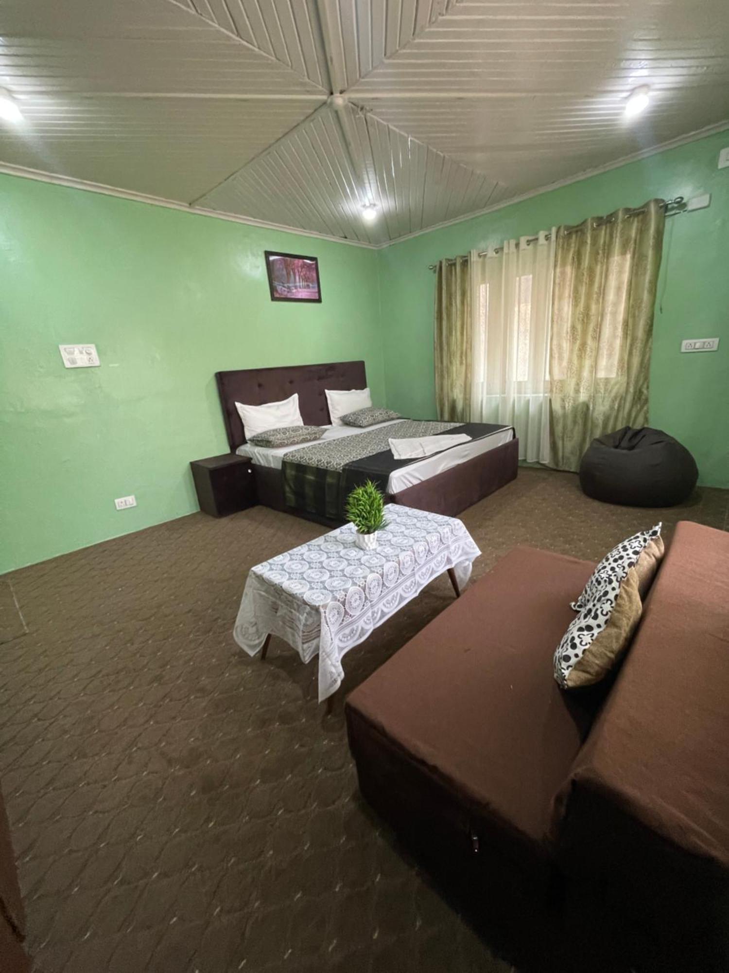 Khwaab Gah By The Khayabaan-Homestay Apartments Fully Furnished With Functional Kitchen, Wifi & Parking In City Centre Srīnagar エクステリア 写真